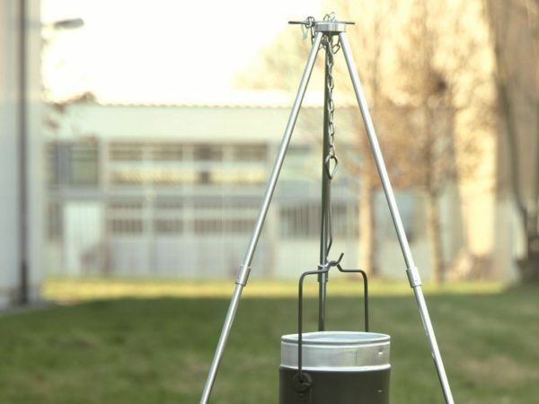 Camping / cooking /camp fire three legged tripod