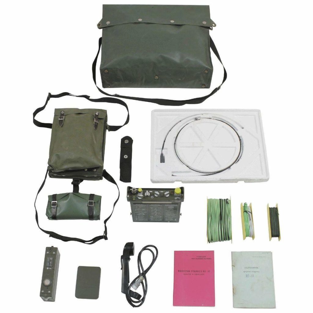 Czech / East European army surplus RF10 field radio kit complete