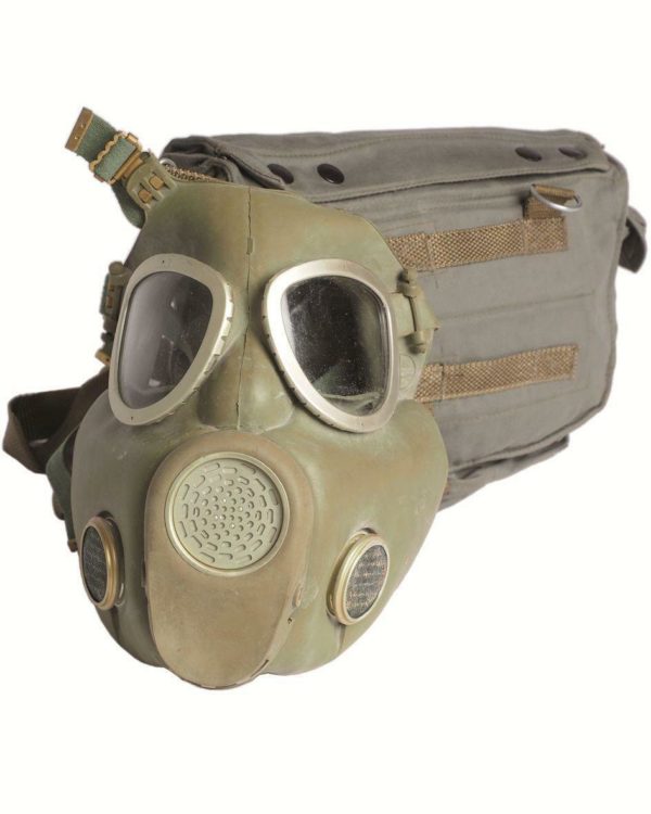 Polish MP4 gas mask respirator and bag  unusual, collectible
