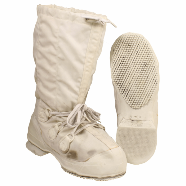 US / Canadian army surplus MUKLUK snow over boots