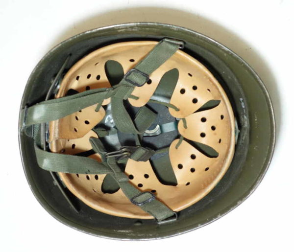 German army  / Bundeswehr surplus steel combat helmet - Image 2