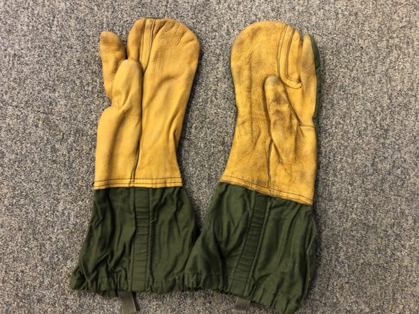 US army surplus M65 cold weather mitts leather canvas vintage