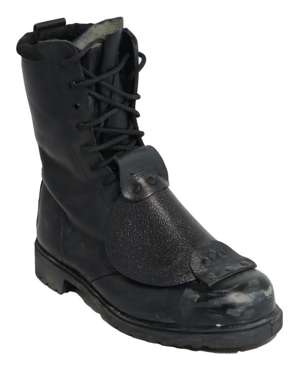 British Army Surplus Leather Combat Boots with Protective Shell - Image 2