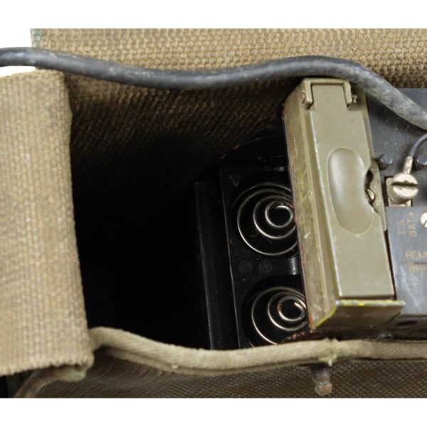 Genuine US Army Surplus Field Telephone EE-8 In Canvas Carry Bag - Image 3