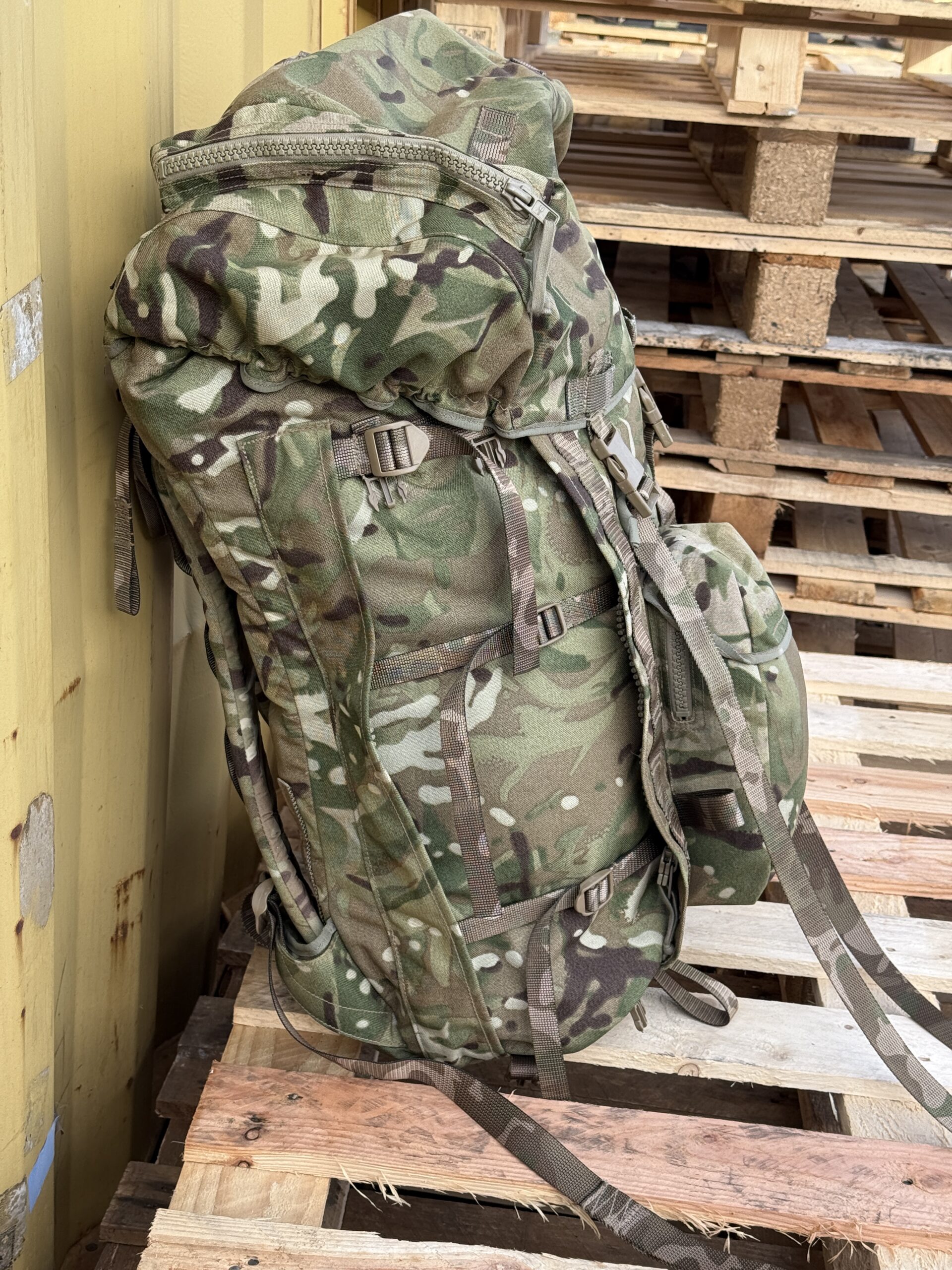 Genuine British Army MTP PLCE Long Back Bergen 100L Supergrade Condition - Image 3