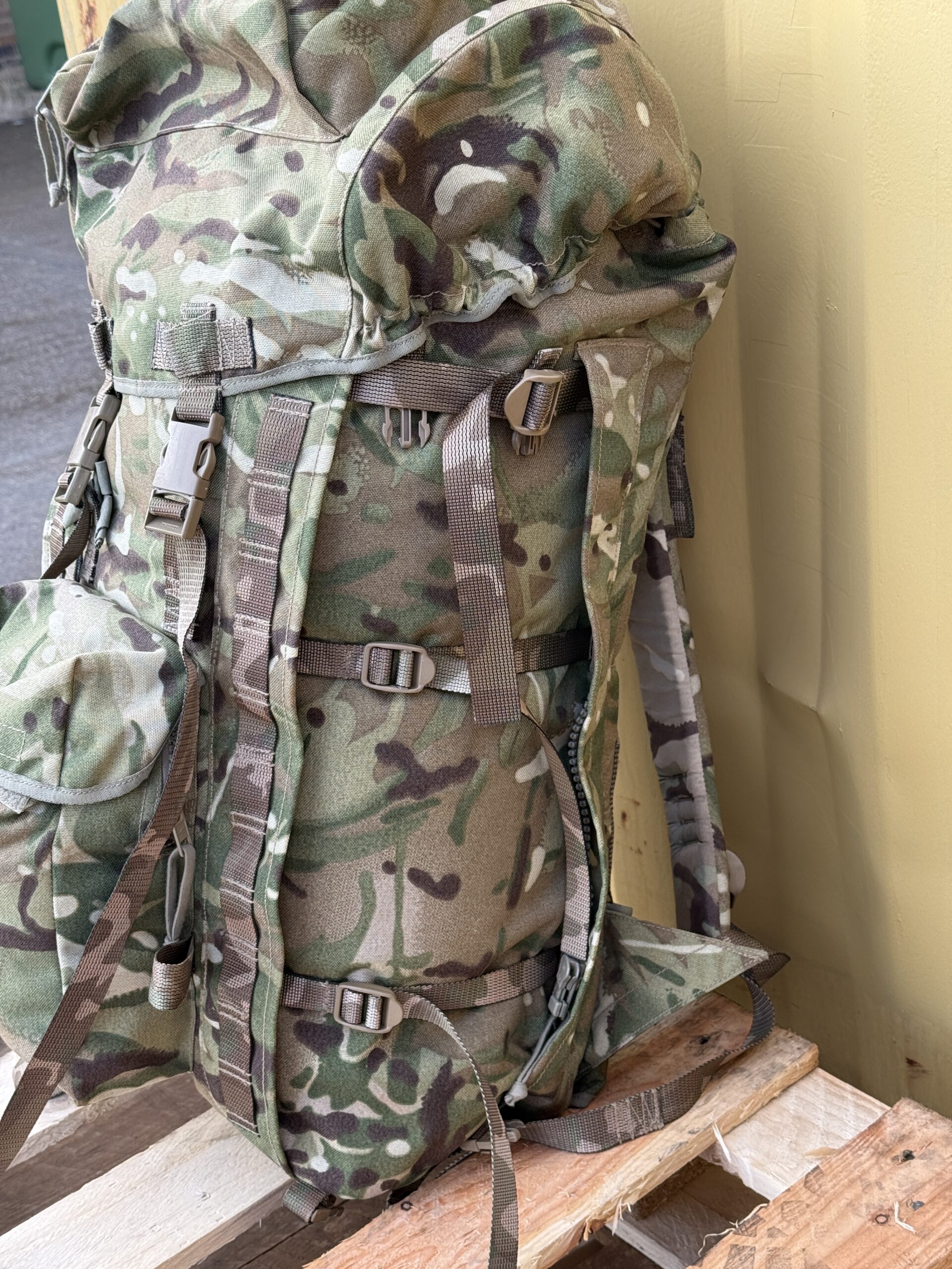 Genuine British Army MTP PLCE Long Back Bergen 100L Supergrade Condition - Image 4