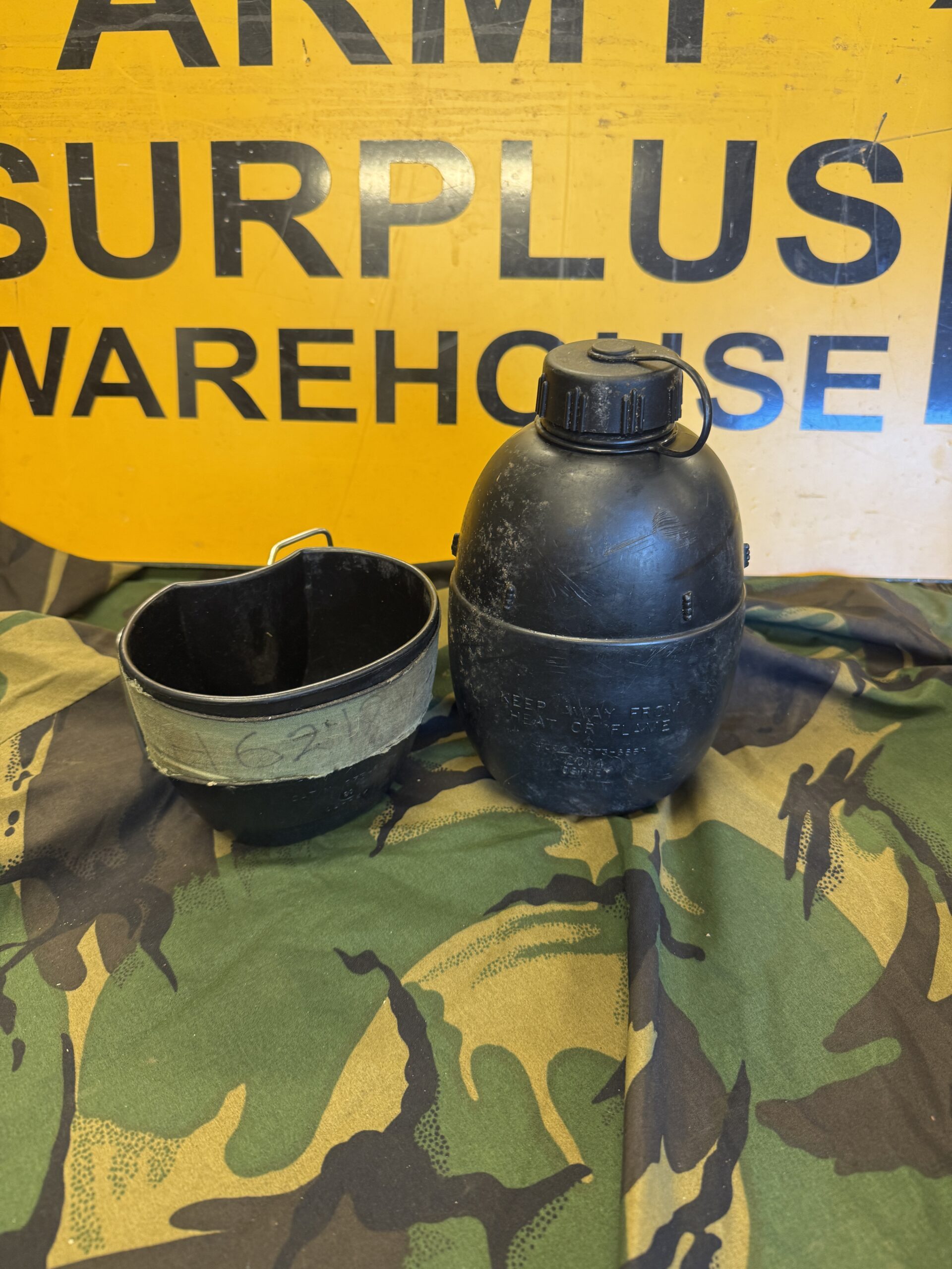 British army surplus canteen AND cup - SUPER MEGA BARGAIN PRICE £1 !!!!!!