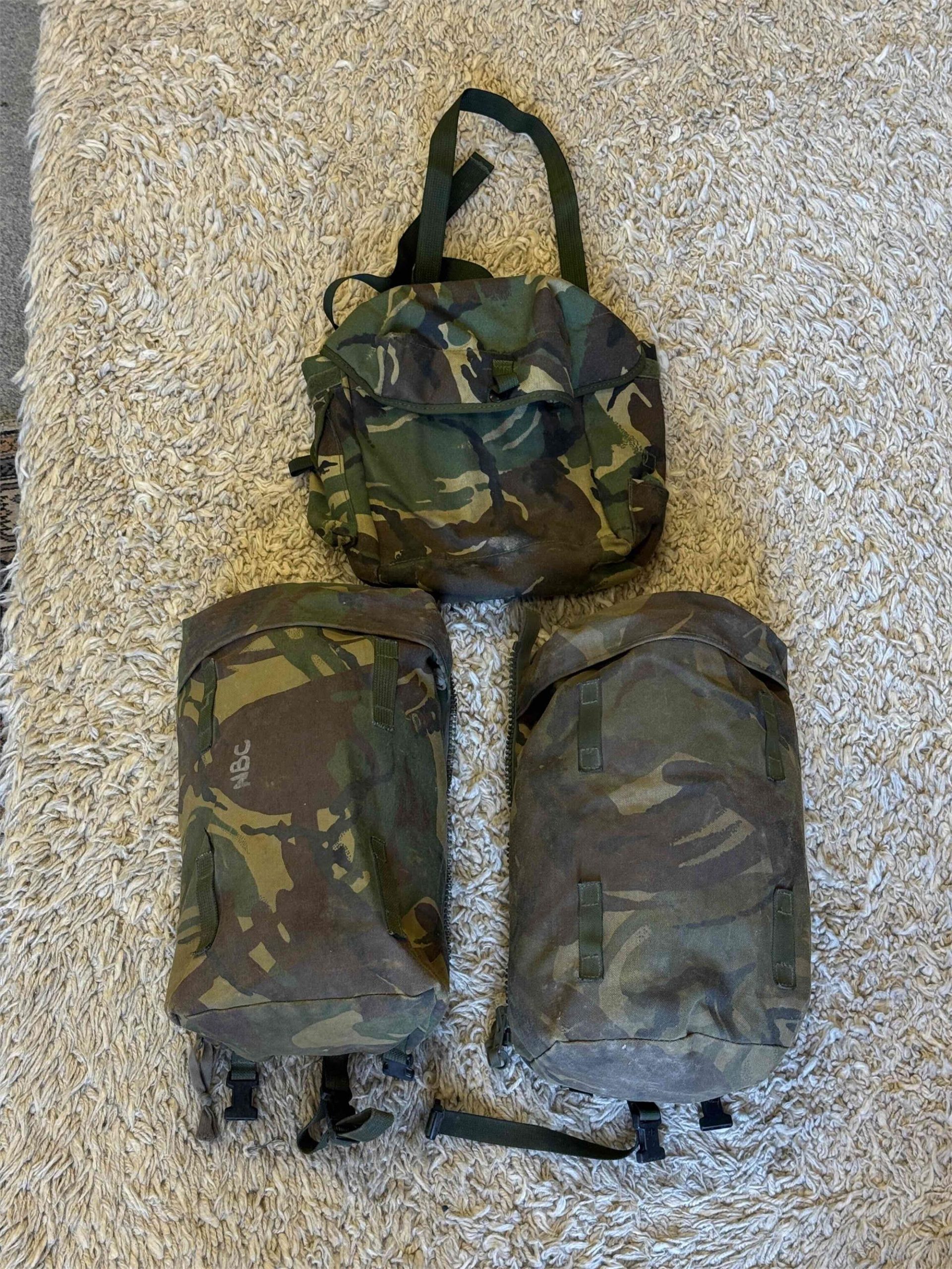 Clearance - Pair of DPM Side pouches grade 2 and respirator bag