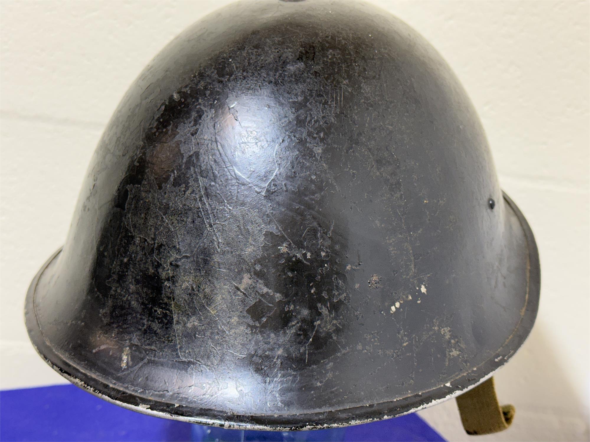 British army surplus Mark 3 WW2 era turtle helmet - Image 4