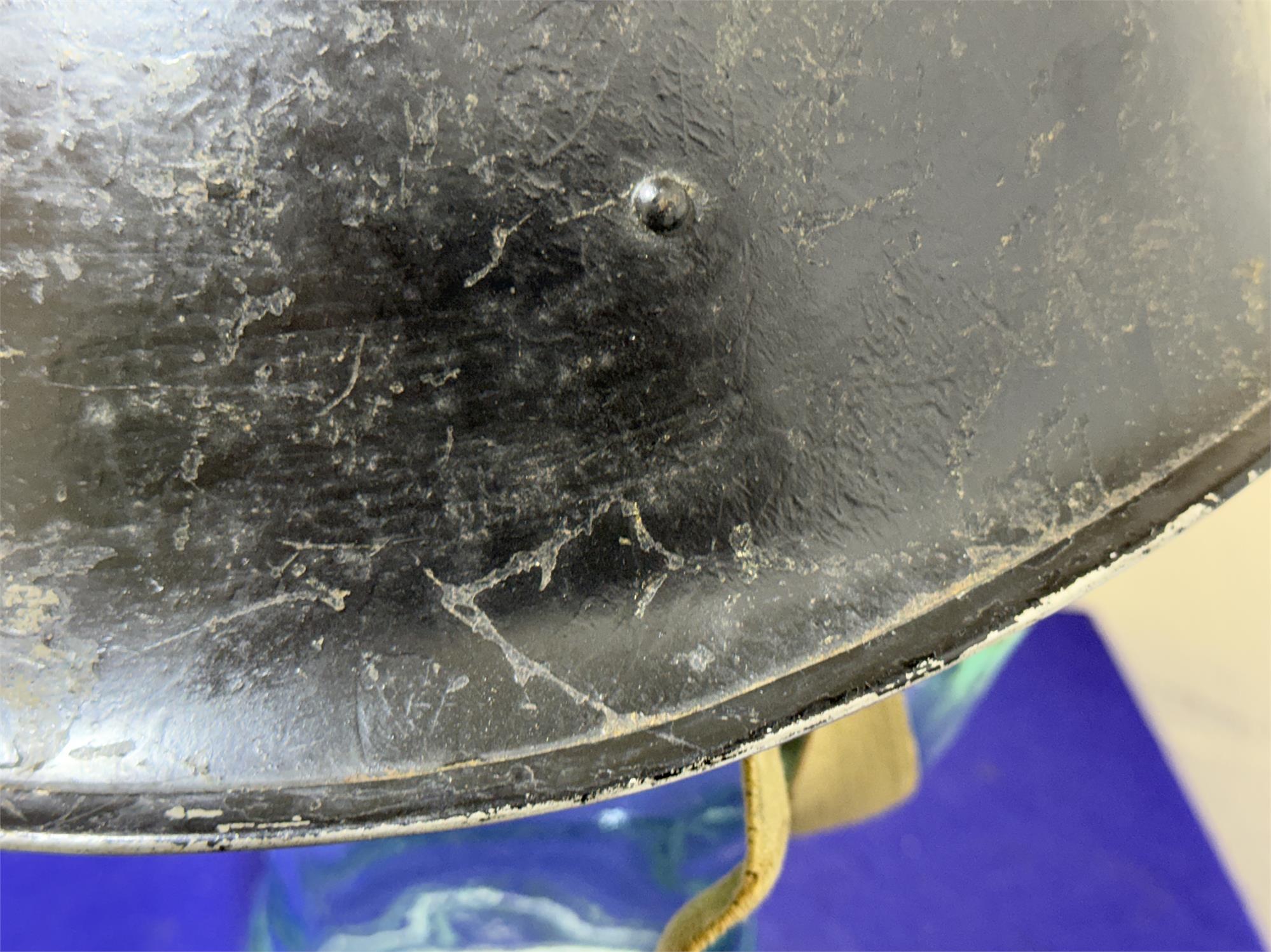 British army surplus Mark 3 WW2 era turtle helmet - Image 5