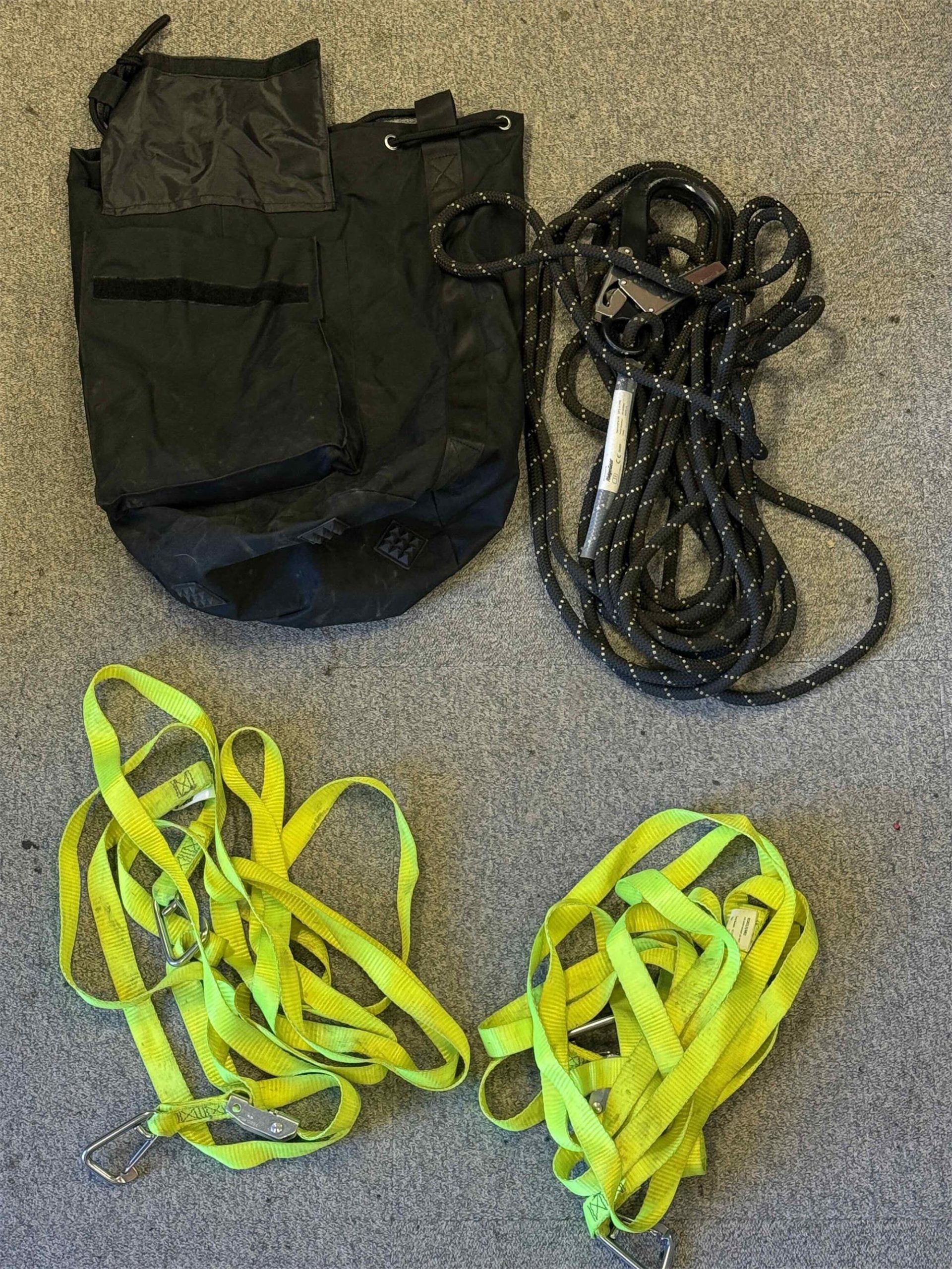 Ridge Gear Dropbag plus 2 ladder restraints scaffold hook and 10m line