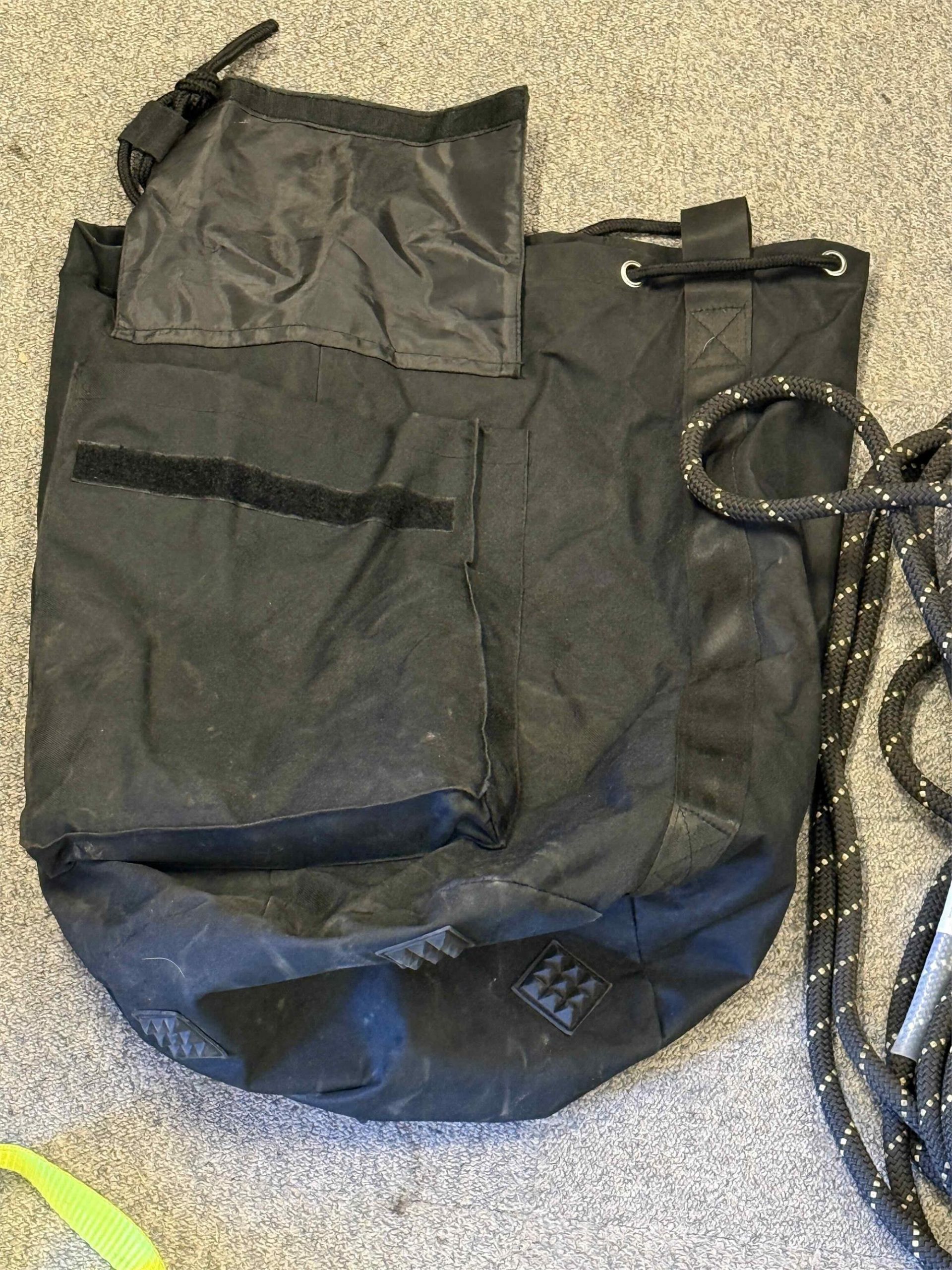 Ridge Gear Dropbag plus 2 ladder restraints scaffold hook and 10m line - Image 4